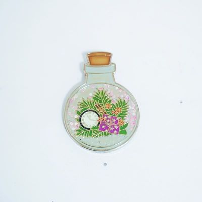Buy Stamped Silver Plating Custom Soft Enamel Pins Bottle Shape With Epoxy Dome online manufacture