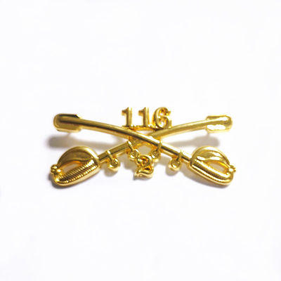 kopen Goud Zinklegering 3D Custom Metal Pin Badges 2,25 inch Cavalry Regimental Cross Sabres online manufacture