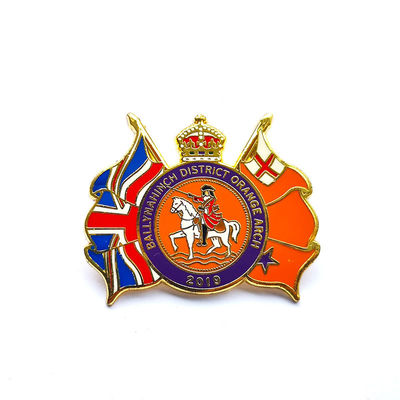 comprare Gold Zinc Alloy Knight Custom Hard Enamel Pins 1.5 Inch Die Cast Lapel Pins online manufacture