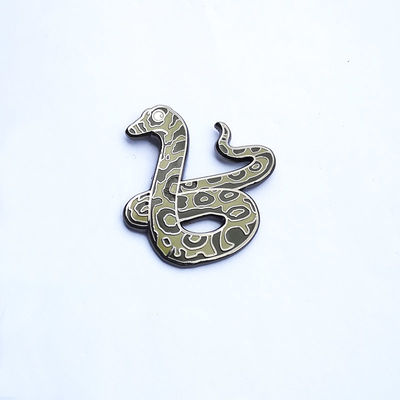 Zinc Alloy Snake Shape Custom Hard Enamel Pins With Black Nickel Finish